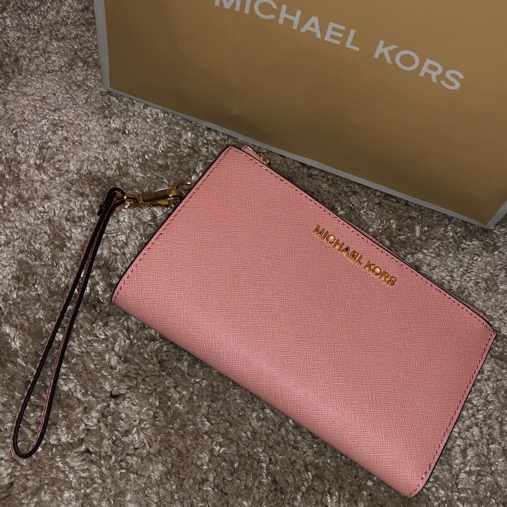 Michael Kors Wrislet Wallet